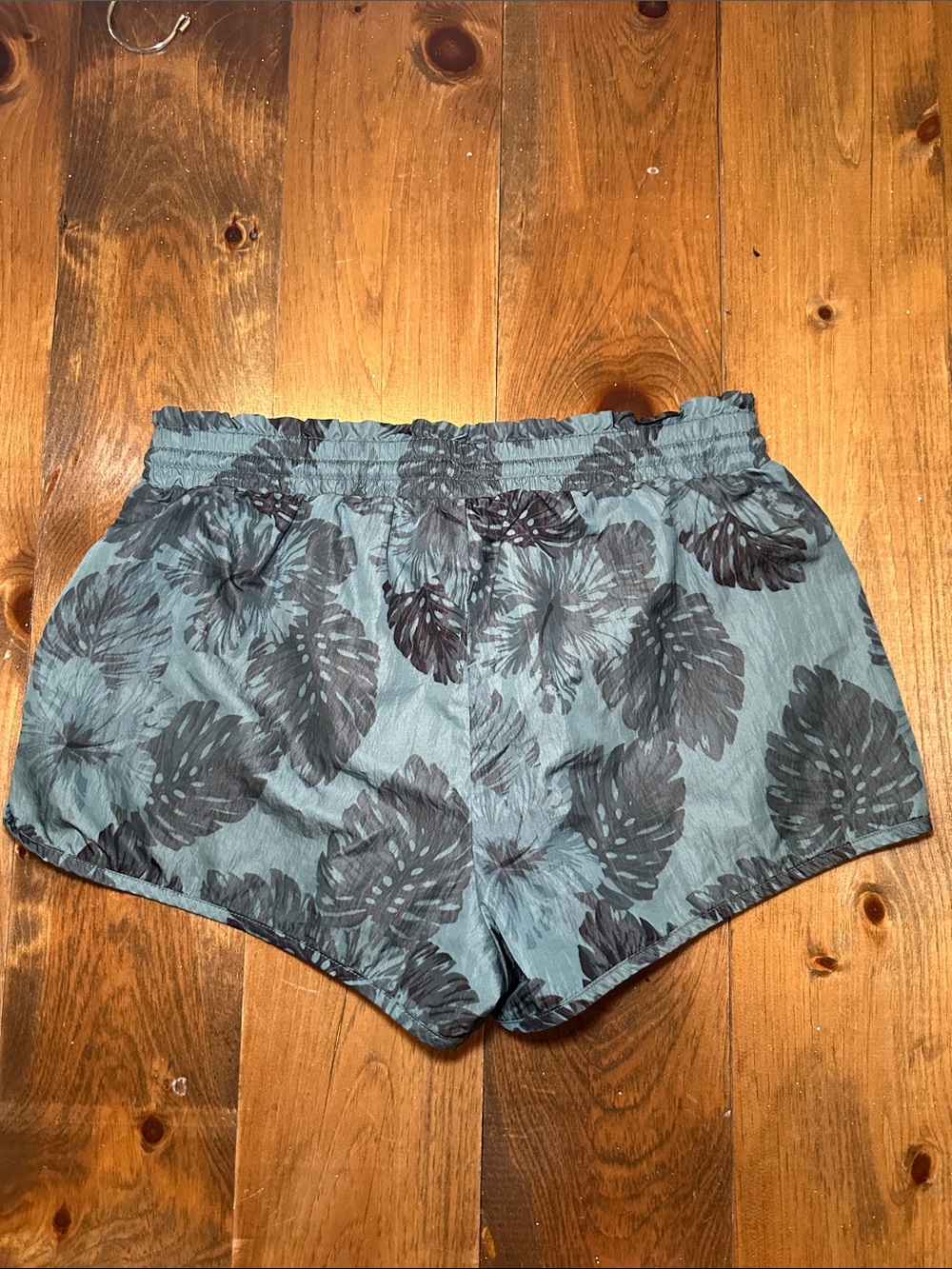 Aerie All Over Palm Print Running Shorts - Picture 3 of 7